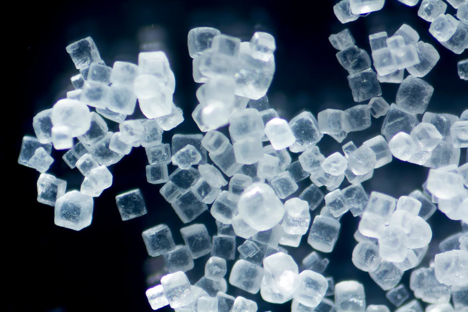 Salt-crystal_97b8393a-febc-440b-b414-7b654360eebc.webp